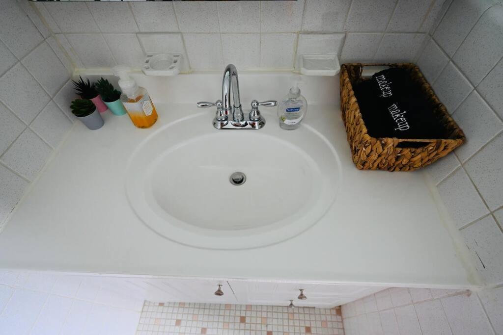 Bright & Cozy 2Nd Floor Apartment Close To Nyc Bloomfield المظهر الخارجي الصورة