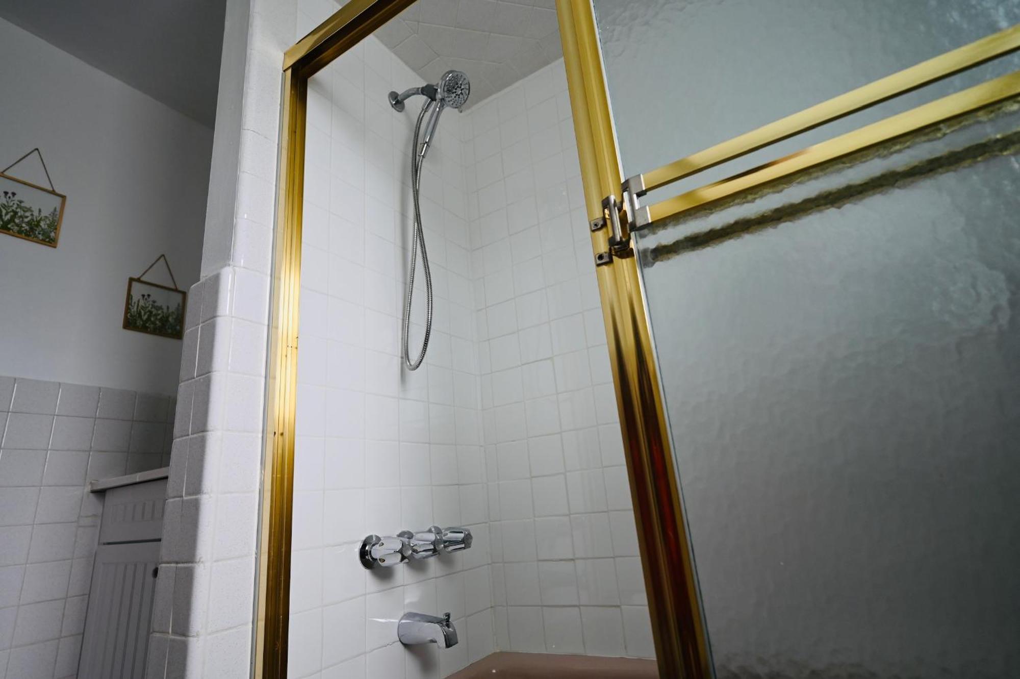 Bright & Cozy 2Nd Floor Apartment Close To Nyc Bloomfield المظهر الخارجي الصورة